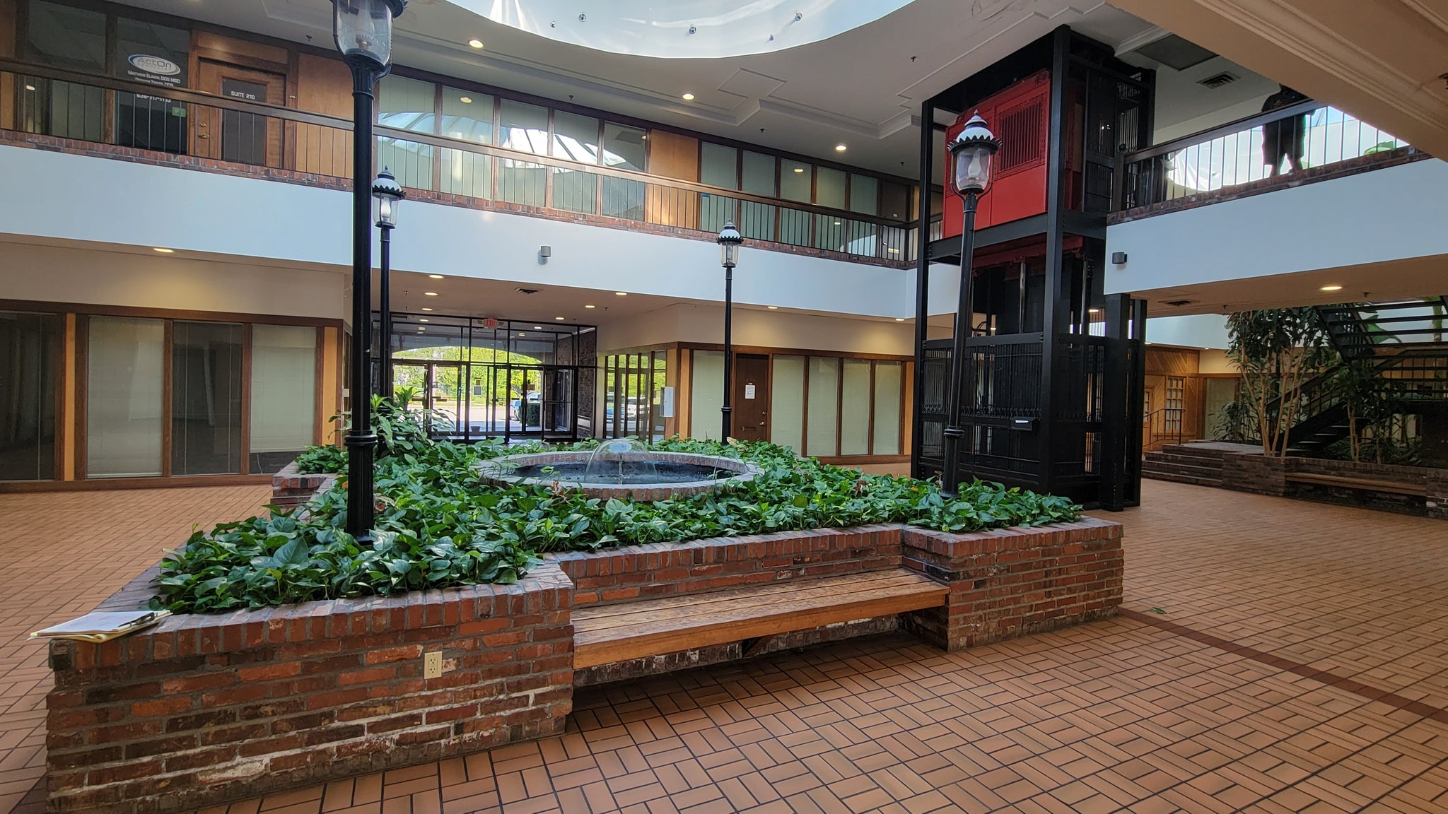 1600 Heritage Landing, St. Charles, MO 63303