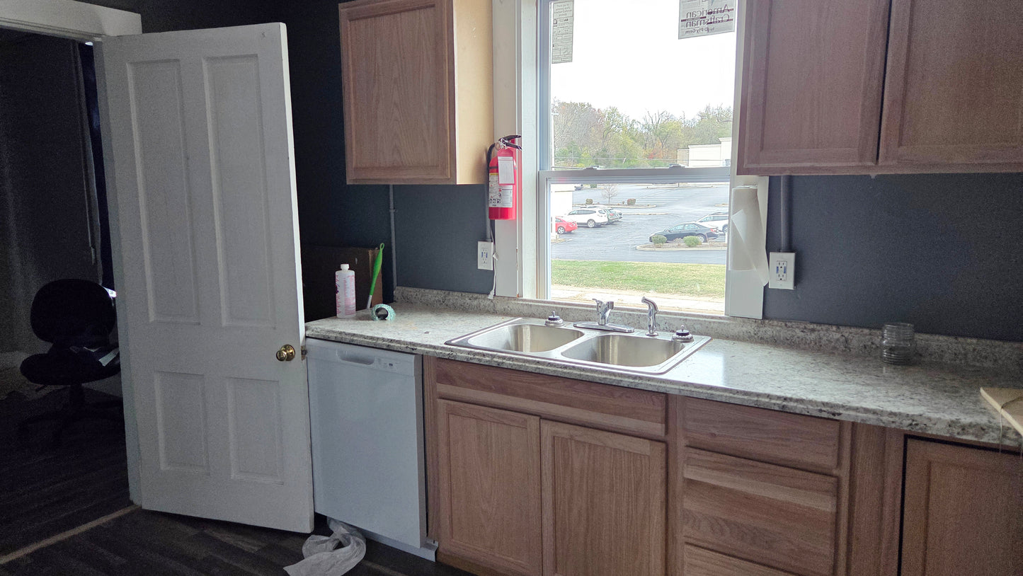 14366 Manchester Rd, Ballwin, MO 63011