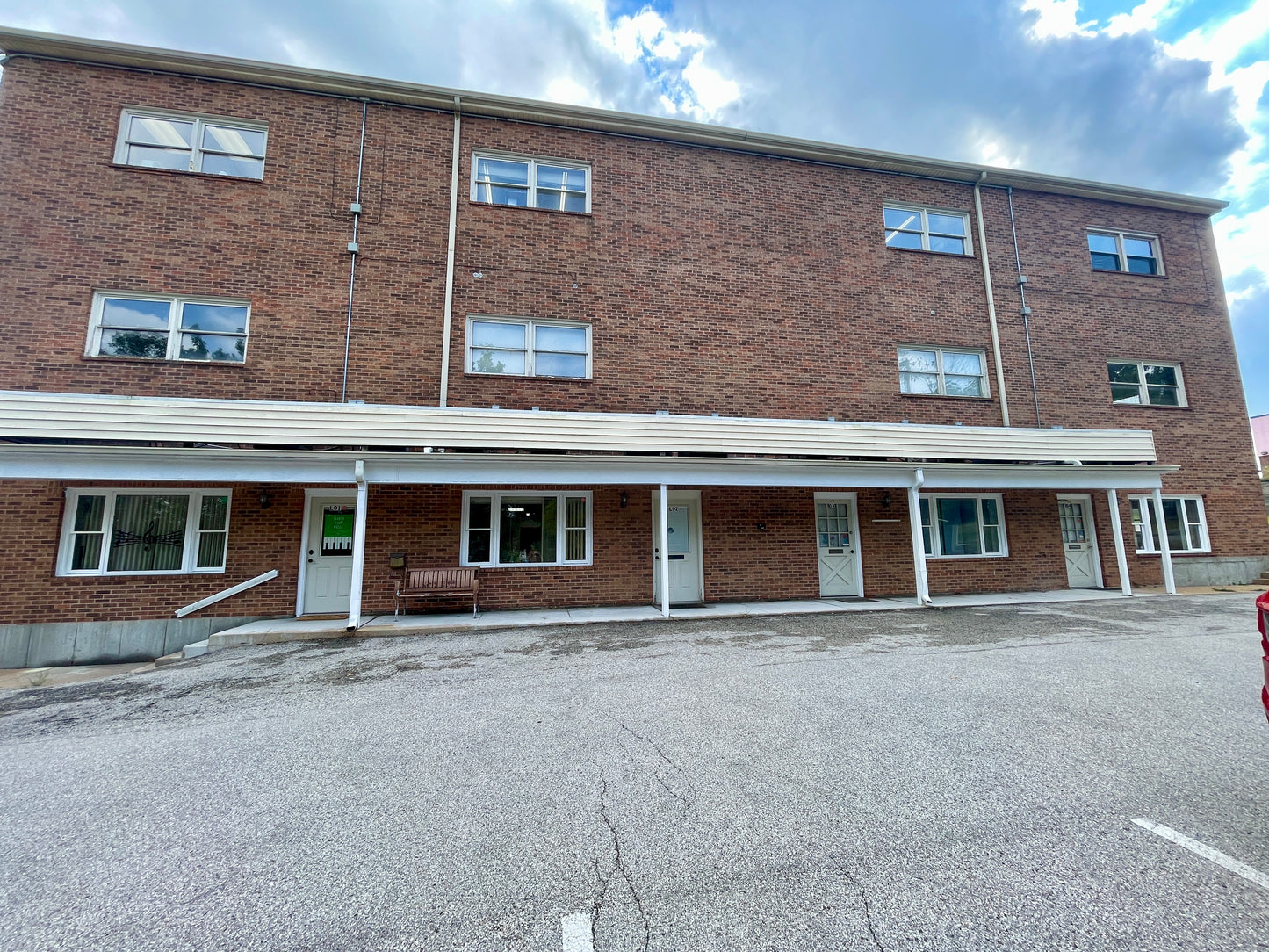 14615 Manchester Road, Ballwin, MO 63011