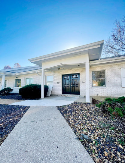 933 Gardenview Office Parkway, Creve Coeur, MO 63141